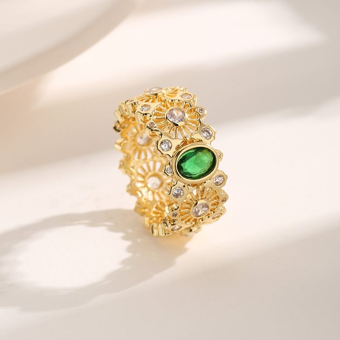 Luxuriöse Ringe im Vintage-Stil im klassischen Stil mit Blumenverkupferung und ausgehöhltem Zirkon-Inlay, 18 Karat vergoldet