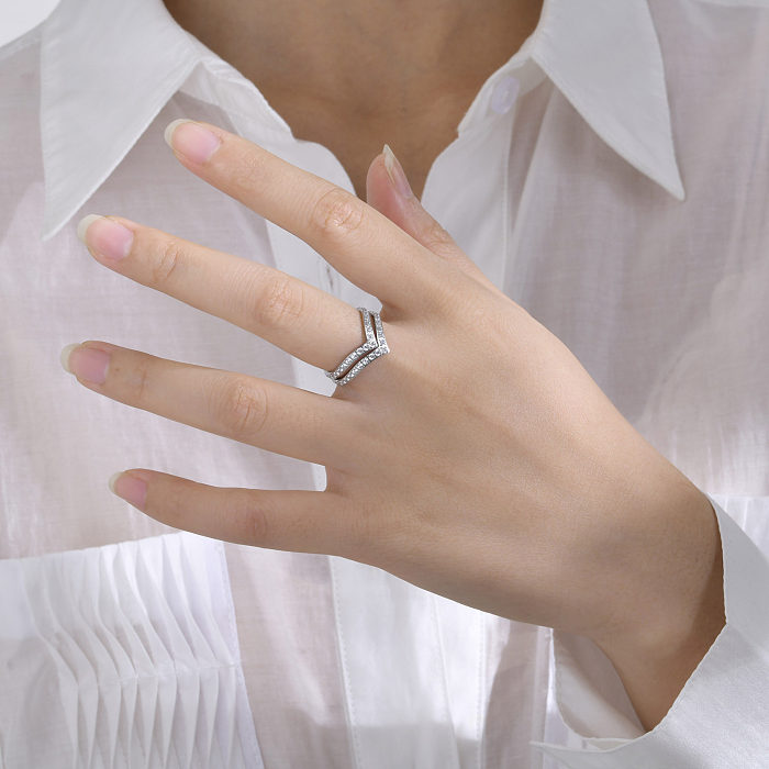 Anéis de zircão embutidos de aço inoxidável em forma de V da moda 1 peça