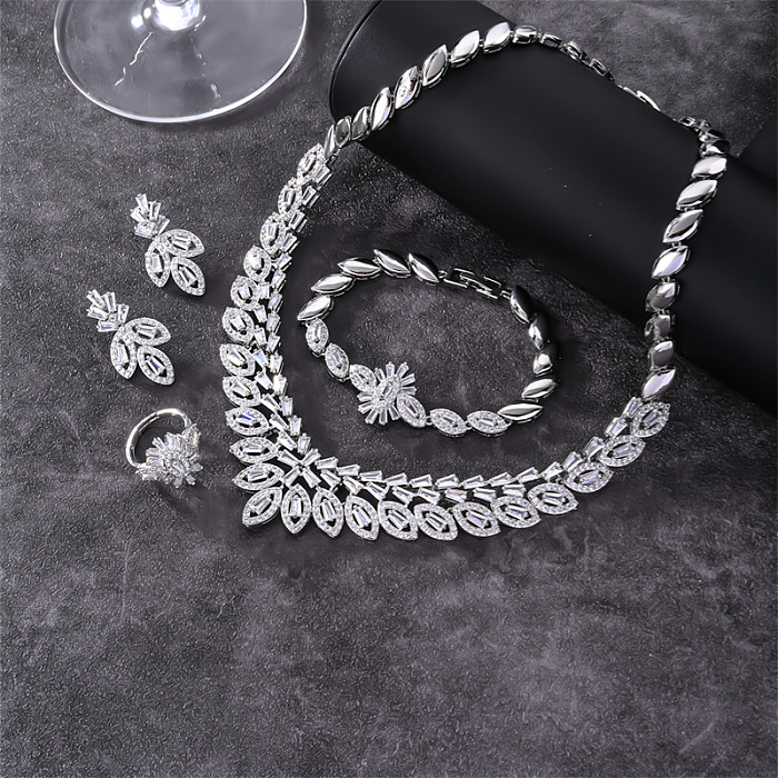 Collar de pendientes y pulseras de circonio con incrustaciones de cobre geométrico brillante elegante