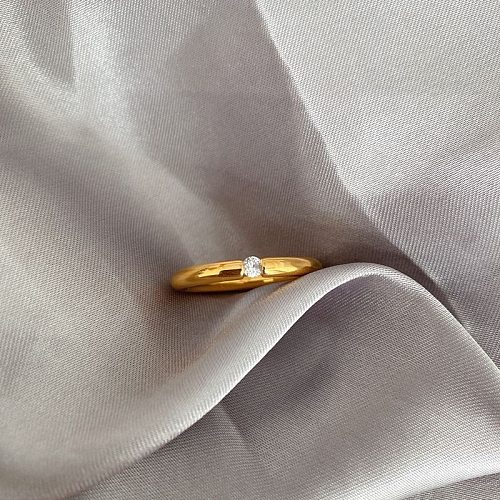 Anéis de diamante artificiais do embutimento de aço Titanium do chapeamento de aço da cor sólida do estilo simples