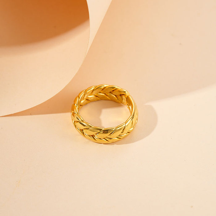 Atacado de férias básicas estilo moderno torcido anéis banhados a ouro com revestimento de aço inoxidável