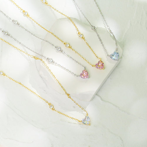 Modische Kupfer-Halskette mit Mikro-Intarsien-Zirkon und rosa Diamant-Herz-Anhänger