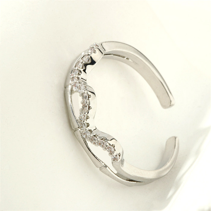 Lignes de style simple, incrustation de cuivre, anneaux ouverts plaqués or 18 carats avec Zircon