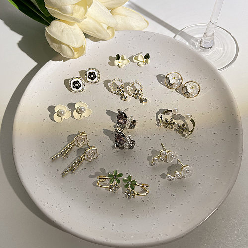 Pendientes chapados en plata con incrustaciones de cobre y diamantes de imitación, elegantes, con forma de corazón, flor, lazo, nudo, 1 par