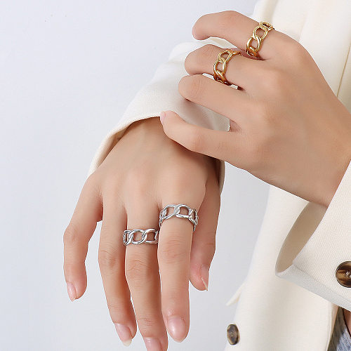 Venta al por mayor de joyería de anillo de apertura hueca de oro de 18k chapada en acero de titanio Simple