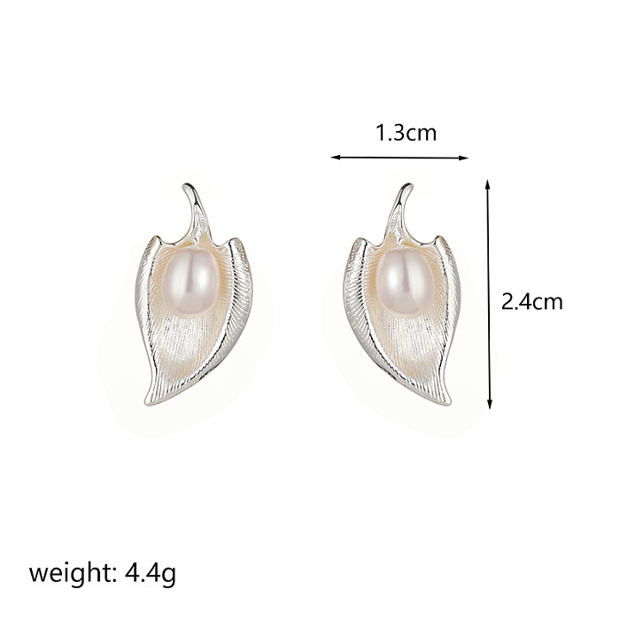 1 Pair Simple Style Leaf Plating Inlay Copper Freshwater Pearl Silver Plated Ear Studs
