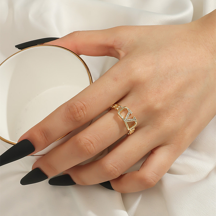 Modischer V-förmiger offener Damen-Ring mit Inlay aus Zirkon und Kupfer