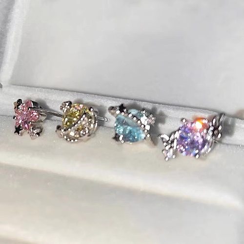 1 par de pendientes con diamantes de imitación de cobre con incrustaciones de mariposa, estrella, Luna, dulce y brillante