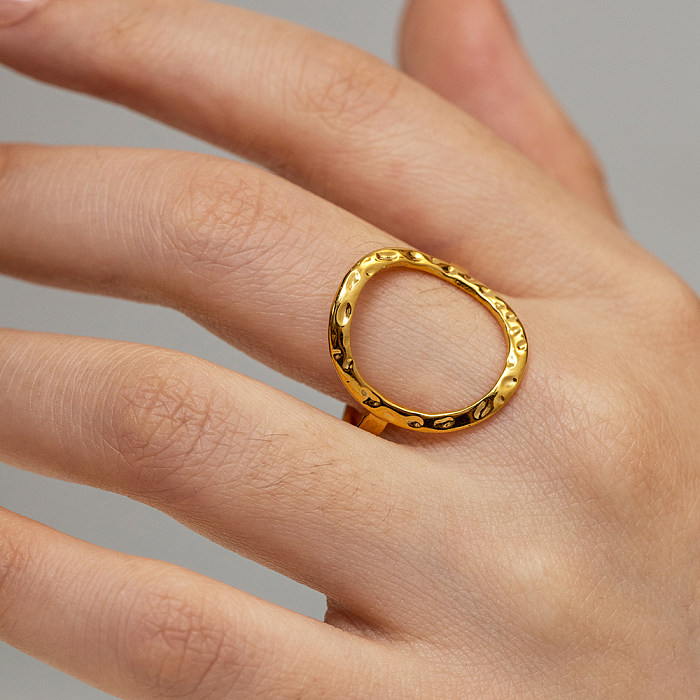 Schlichter Stil, ovale Ringe mit Edelstahlbeschichtung, ausgehöhlt, 18 Karat vergoldet