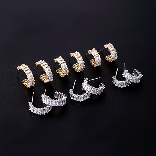 1 paire décontracté luxueux brillant forme C Rectangle placage incrustation cuivre Zircon blanc plaqué or plaqué or clous d'oreille