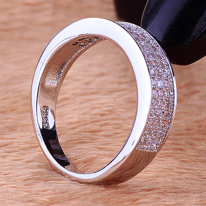Anéis elegantes de zircão com embutimento de cobre quadrado redondo glam