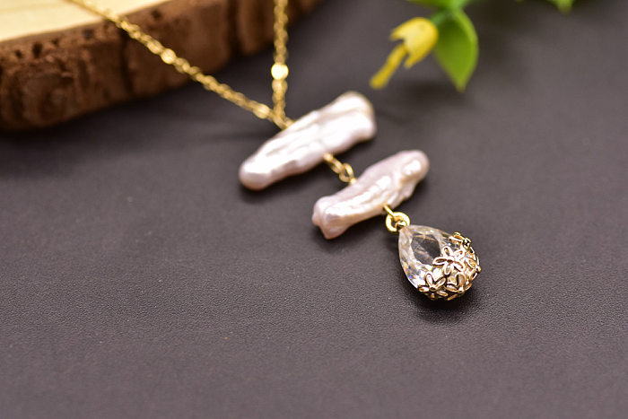 Collier pendentif plaqué or 18 carats avec perles d'eau douce et gouttelettes d'eau de style simple