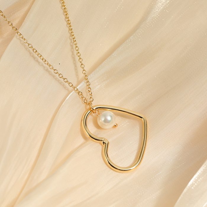 Simple Golden Pendant Heart Shape Copper Pearl Necklace