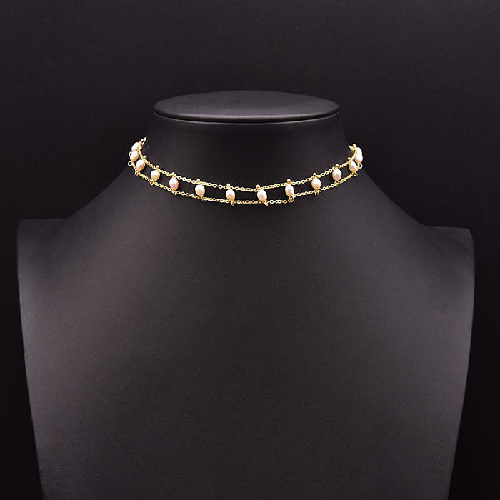 Collar chapado en oro de 18 quilates con incrustaciones de cobre geométrico elegante