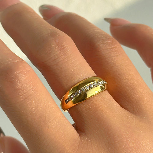 Großhandel geometrische Retro-Ringe aus Edelstahl mit 18 Karat vergoldetem Zirkon