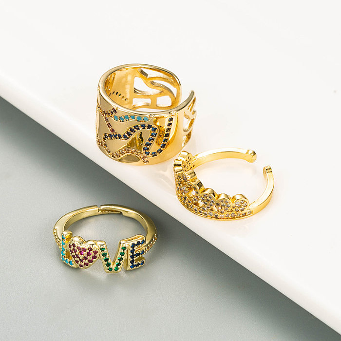 Modischer Ring mit Buchstabe „Liebeskrone“ aus reinem Kupfer mit mikroeingelegtem farbigem Zirkon
