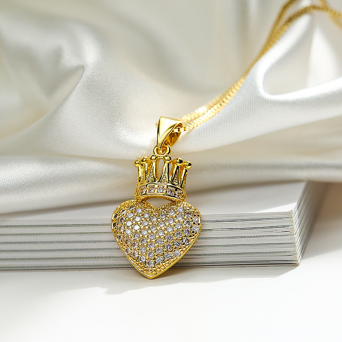 Elegante estilo simples formato de coração coroa cobre 18K colar com pingente de zircão banhado a ouro a granel