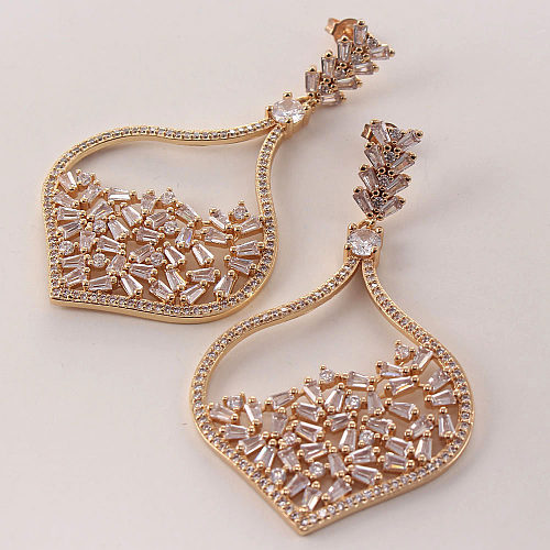 1 paire de boucles d'oreilles pendantes en cuivre et Zircon plaqué or, Style IG, incrustation de feuilles