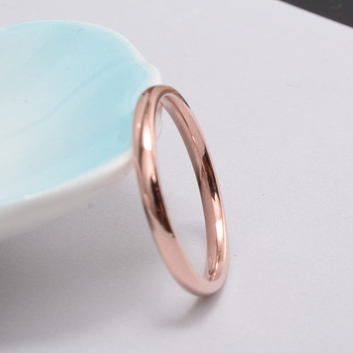 El acero Titanium de la moda al por mayor plateó la joyería fina del anillo del oro rosa 18k