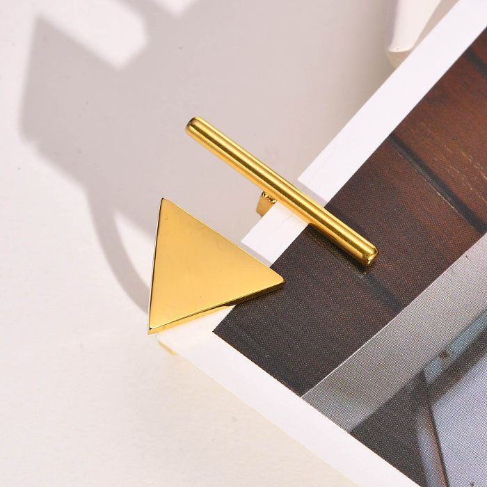 Anel aberto banhado a ouro de aço titânio de triângulo de estilo simples
