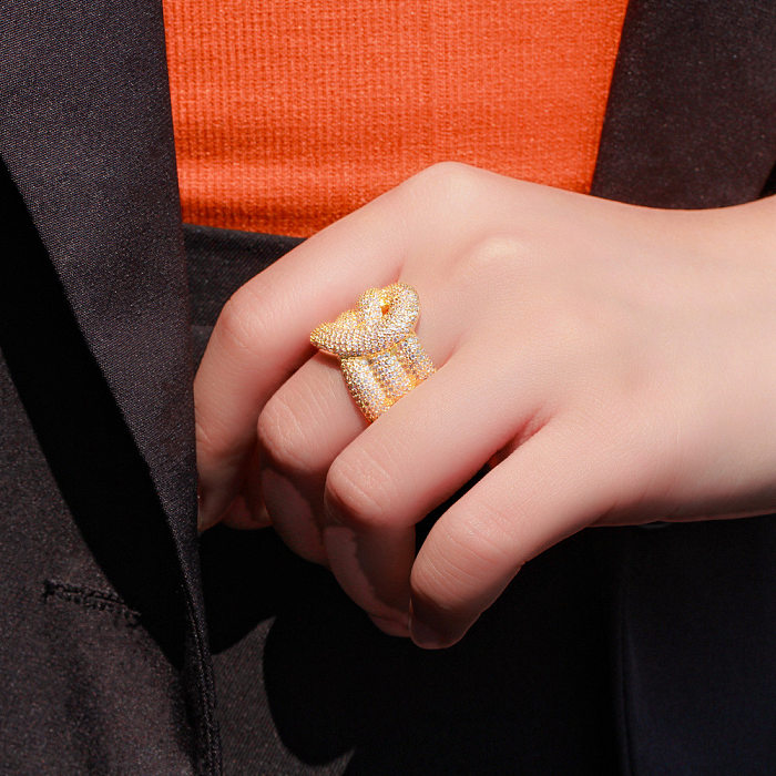 Luxuriöse einfarbige Kupferbeschichtung mit künstlichen Edelsteinen, weißvergoldete rhodinierte Ringe