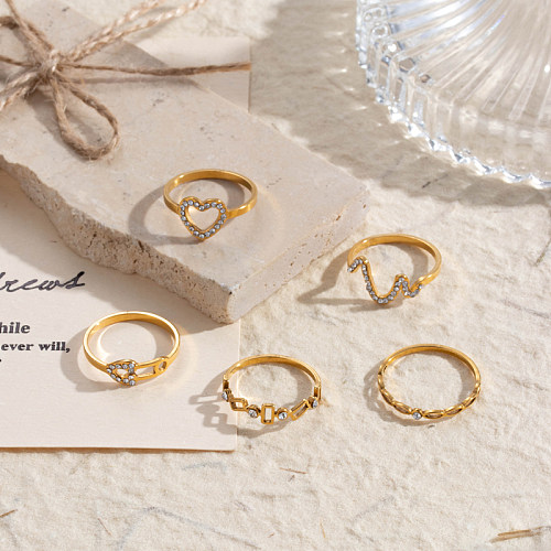 Anéis de strass banhados a ouro 18K em formato de coração com ondas geométricas casuais streetwear a granel