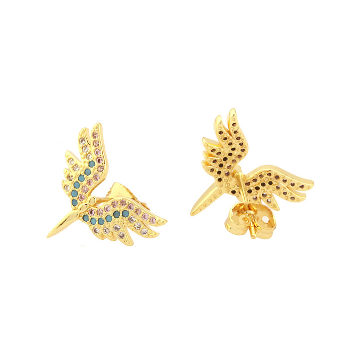1 par de brincos de orelha banhados a ouro 18K estilo retrô simples com asas de anjo revestidas com zircônia de cobre