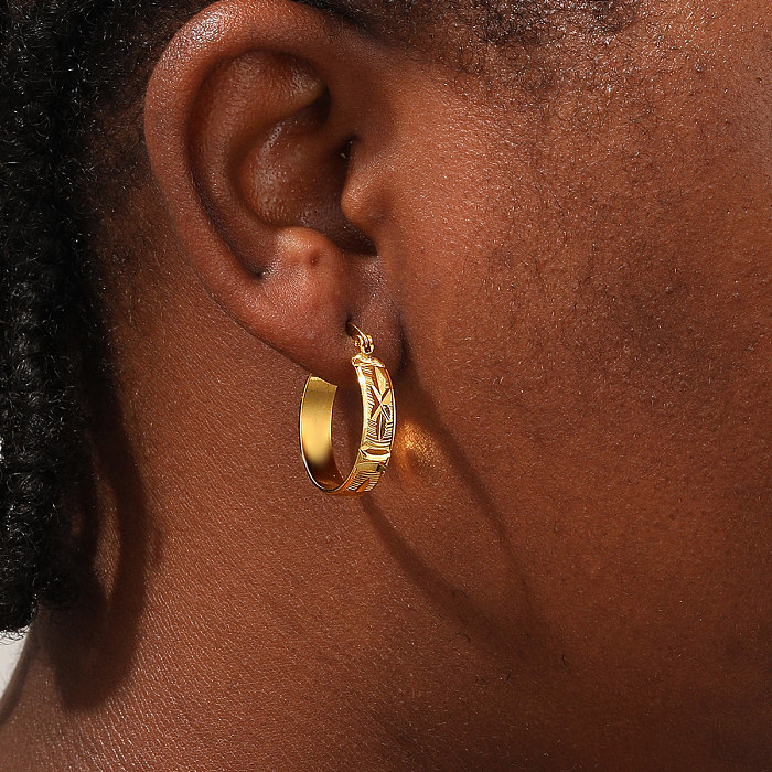 1 Paar schlichte, einfarbige Ohrringe mit 18-Karat-Vergoldung