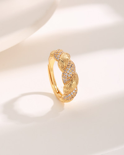 Estilo retro simples brilhante torção cobre chapeamento inlay zircon 18K anéis banhados a ouro