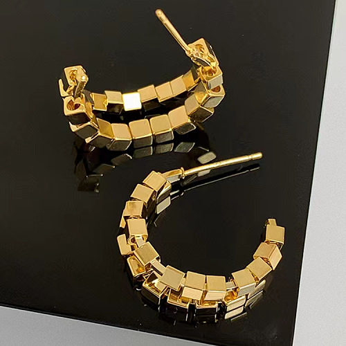 1 Paar moderne Ohrstecker aus Kupfer mit C-Form-Beschichtung