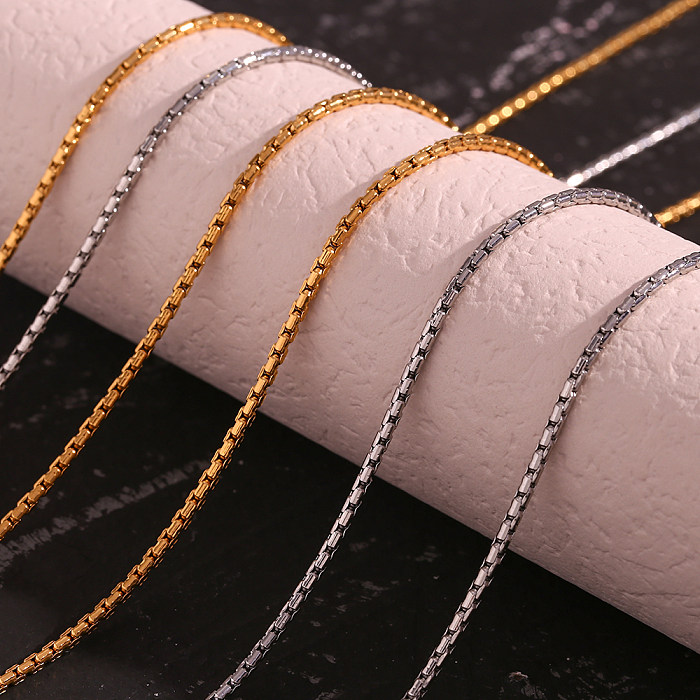 Estilo simple Estilo clásico Color sólido Chapado en acero inoxidable Pulseras chapadas en oro de 18 quilates Collar de tobillera