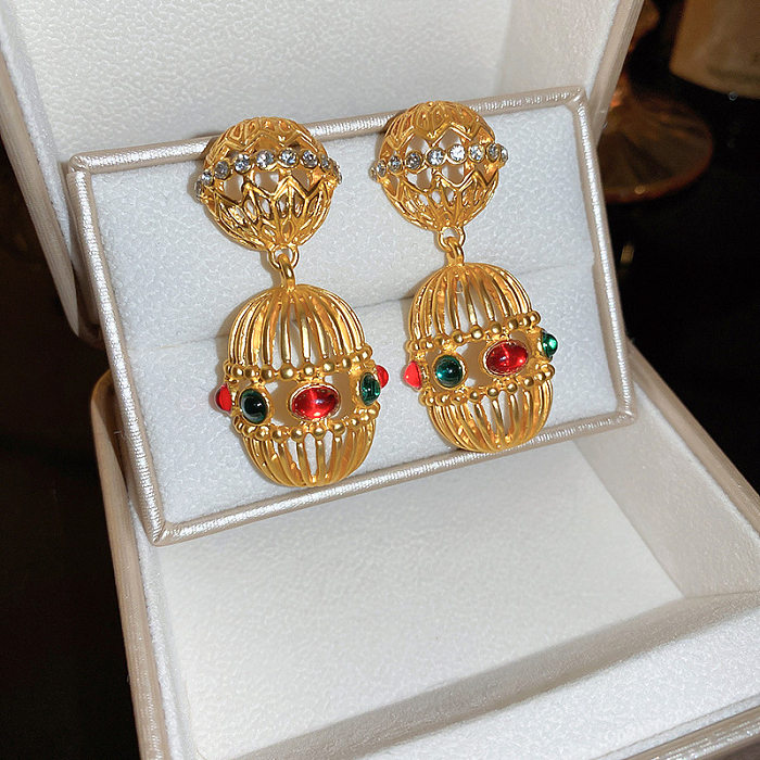 1 Paar Retro runde herzförmige Blumen-Kupfer-Inlay-künstliche Perlen-Harz-Ohrringe