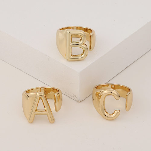 Moda novo estilo cobre 26 anel de letras em inglês