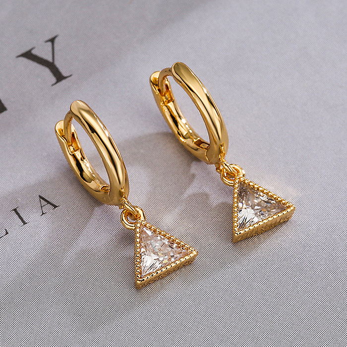 1 paire de boucles d'oreilles pendantes plaquées or 18 carats, Style Simple, incrustation de placage triangulaire en cuivre et Zircon