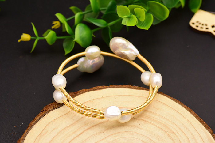 Retro Solid Color Freshwater Pearl Copper Plating 18K Gold Plated Bangle