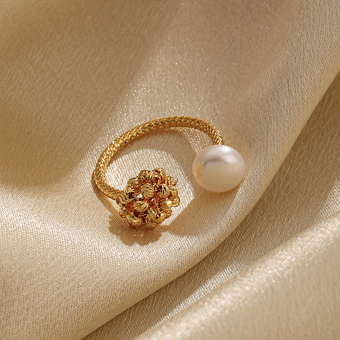 IG estilo flor chapeamento de cobre embutido pérola de água doce 18K anéis abertos banhados a ouro
