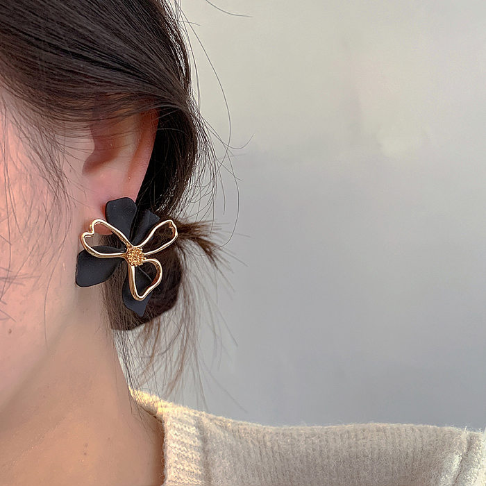 1 Pair Simple Style Flower Copper Plating Ear Studs