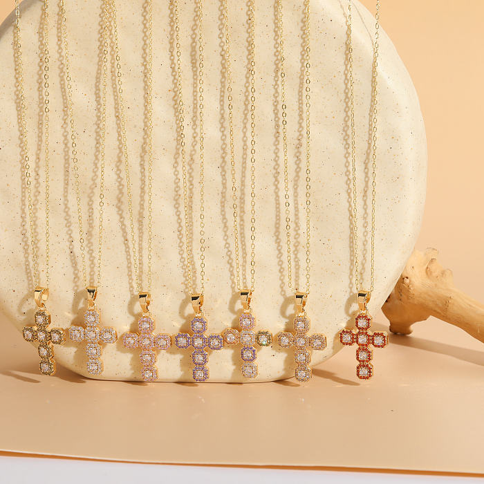Collier pendentif plaqué or 14 carats avec incrustation de cuivre et croix de style classique élégant