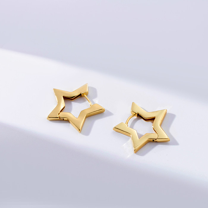 1 par de pendientes de aro chapados en oro de 18 quilates con incrustaciones huecas en forma de corazón de pentagrama de estilo coreano