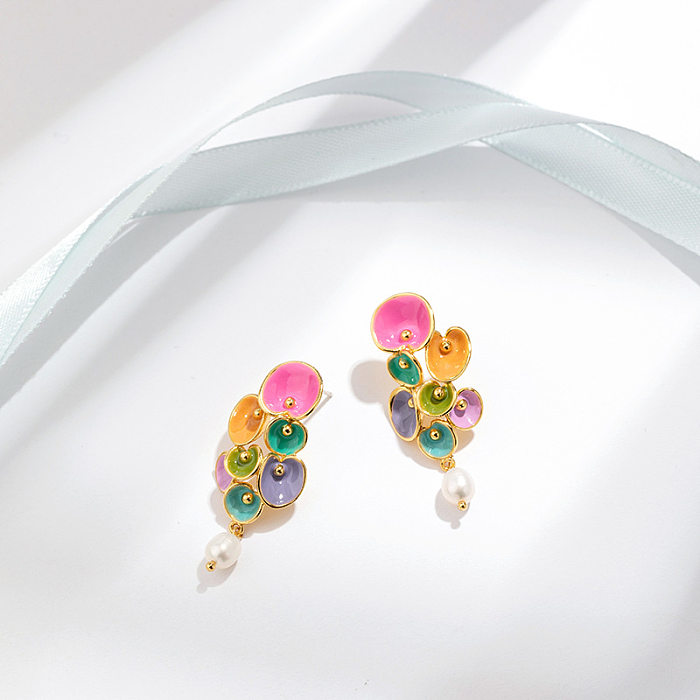 1 paire de boucles d'oreilles pendantes en cuivre, vernis à fleurs de Style Simple