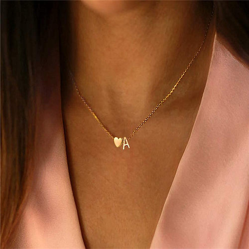 Collar de cobre chapado en forma de corazón de letra de estilo simple collares de cobre