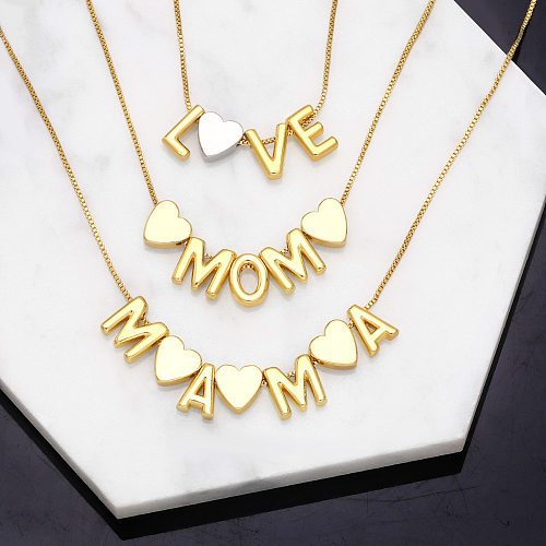 قلادة على شكل حرف Mama Mom على شكل قلب من النحاس المطلي بالذهب عيار 18 قيراط ومرصعة بالزركون الملون