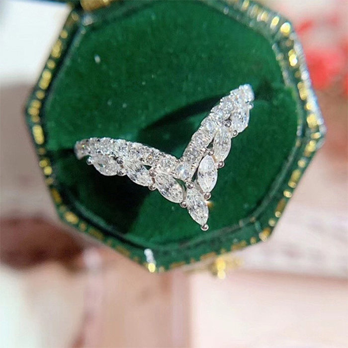 New Fashion V-shaped Micro-encrusted Zircon Female Princess Copper Ring