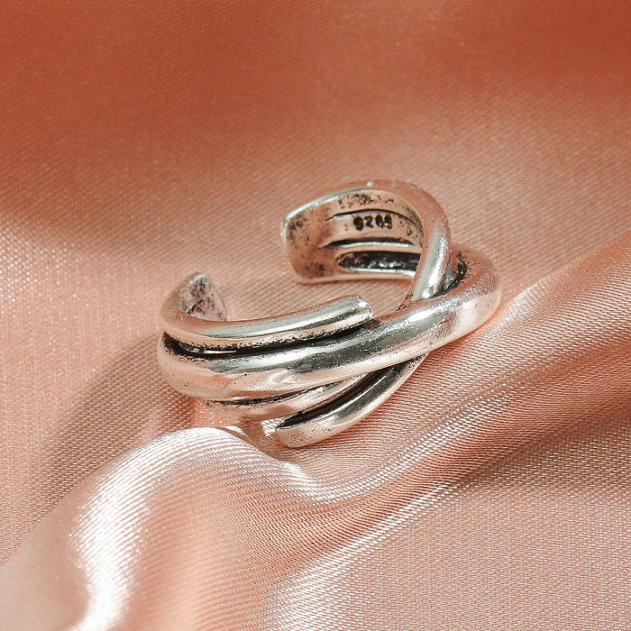 Correntes retrô femininas cruzadas de cor sólida estampadas anéis banhados a ouro 18K com revestimento de cobre