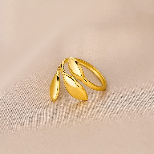 Damen-Ring im schlichten geometrischen Stil aus Edelstahl in loser Schüttung