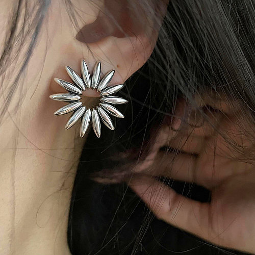 1 Pair Vintage Style Sunflower Plating Copper Ear Studs