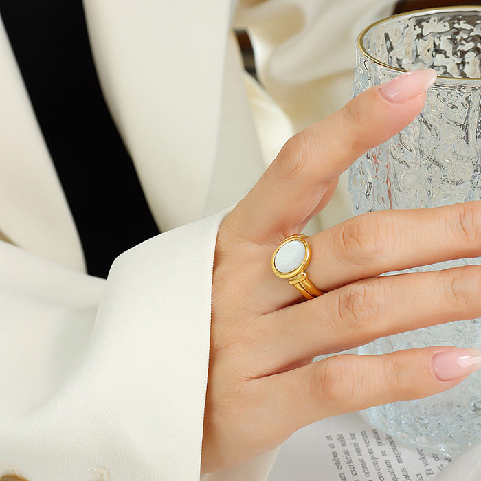Retro Light Luxury Round White Sea Shell Charming Ring Real Gold Titanium Steel Jewelry