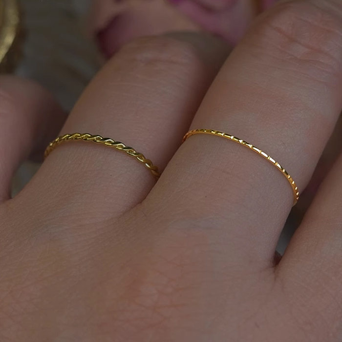 Einfache, einfarbige, vergoldete Ringe aus Edelstahl in großen Mengen