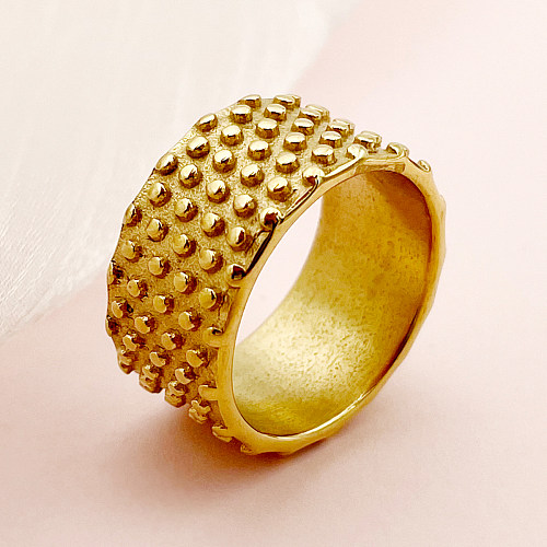 Anéis banhados a ouro redondos estilo clássico retrô com revestimento de aço inoxidável