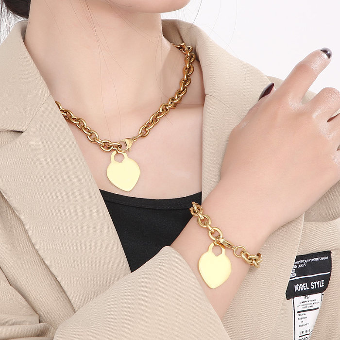 Herzförmige Halskette im modernen Stil mit 18 Karat vergoldetem Titanstahl